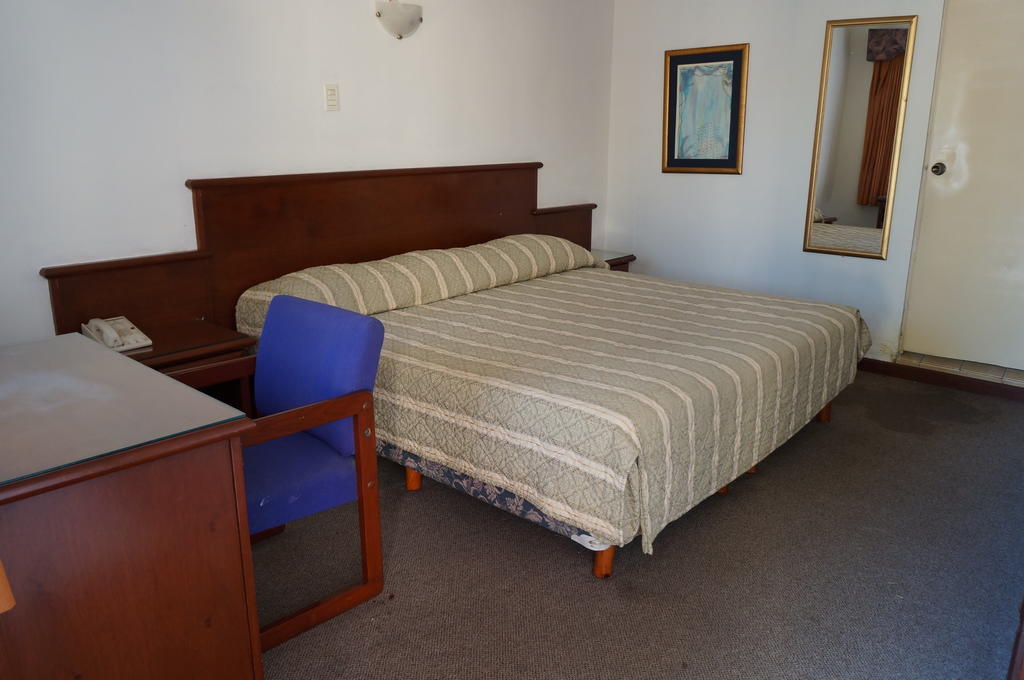 Maria Luisa Inn & Suites Juarez  Стая снимка