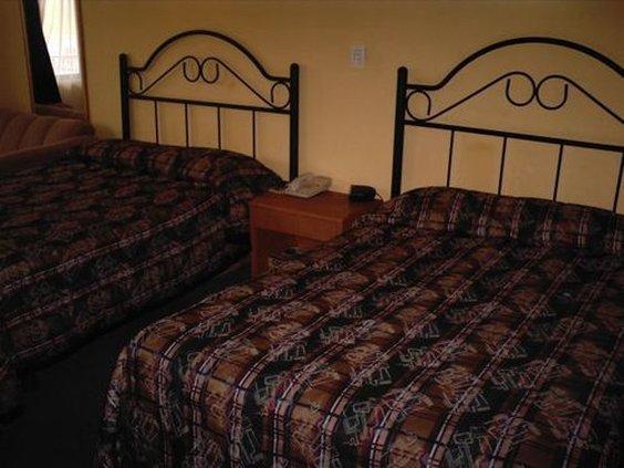 Maria Luisa Inn & Suites Juarez  Стая снимка