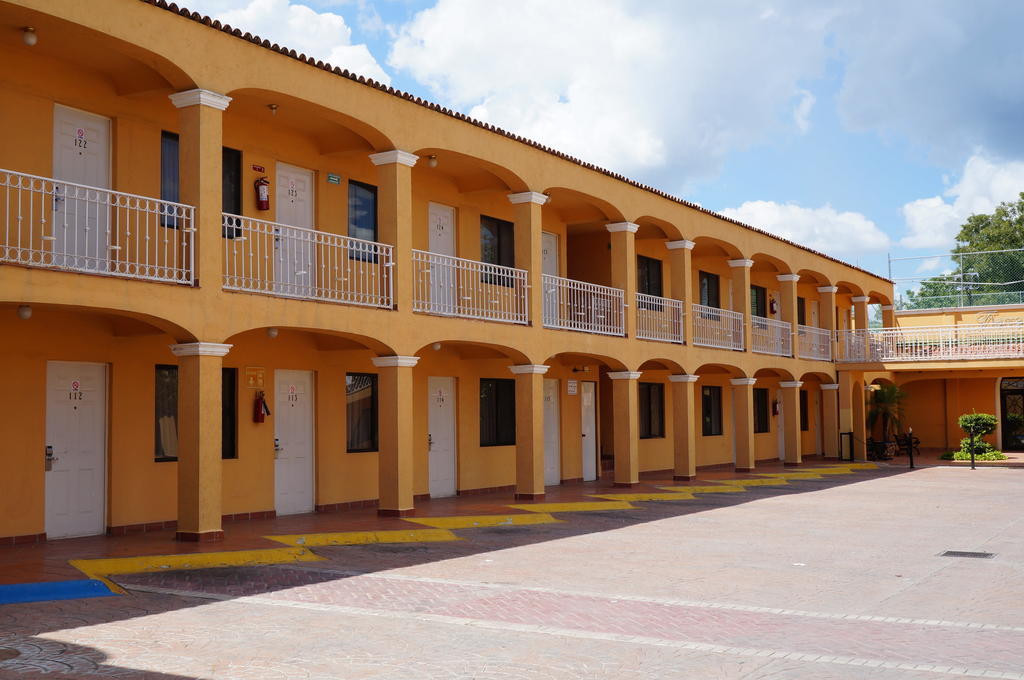 Maria Luisa Inn & Suites Juarez  Екстериор снимка
